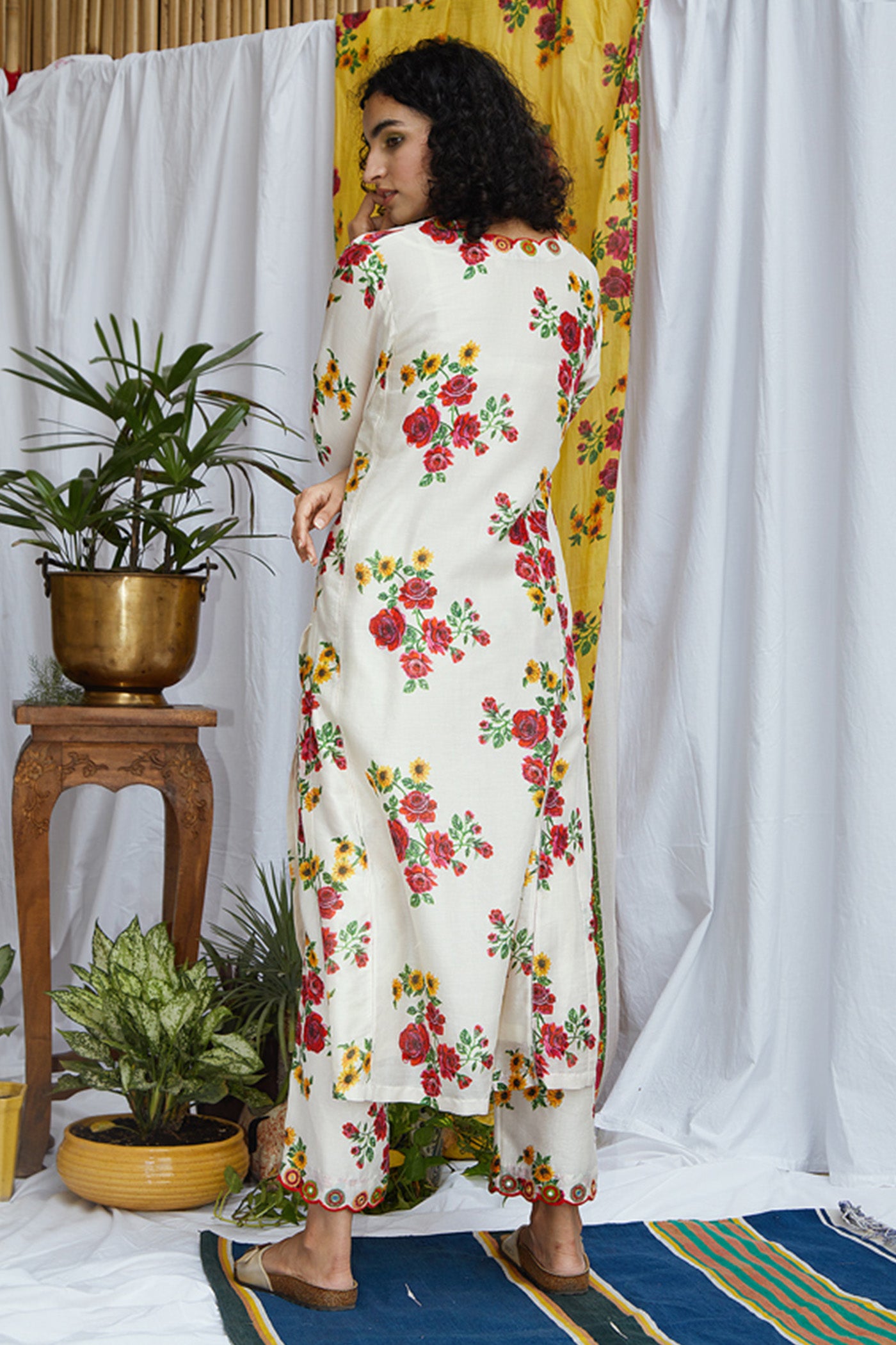 Lilie Kurta